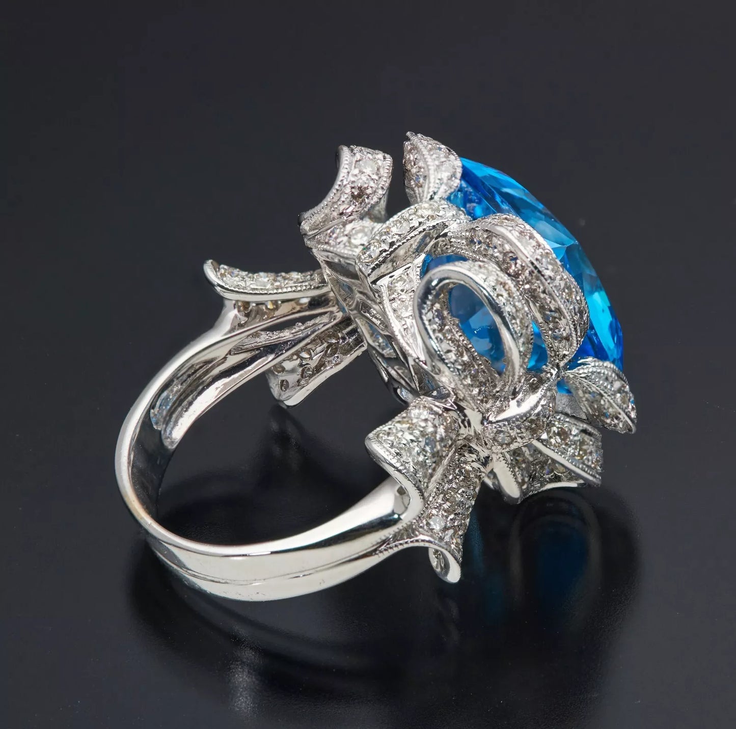 18kt White Gold 15ct Blue Topaz 1cttw Diamonds Cocktails Ring Size 6