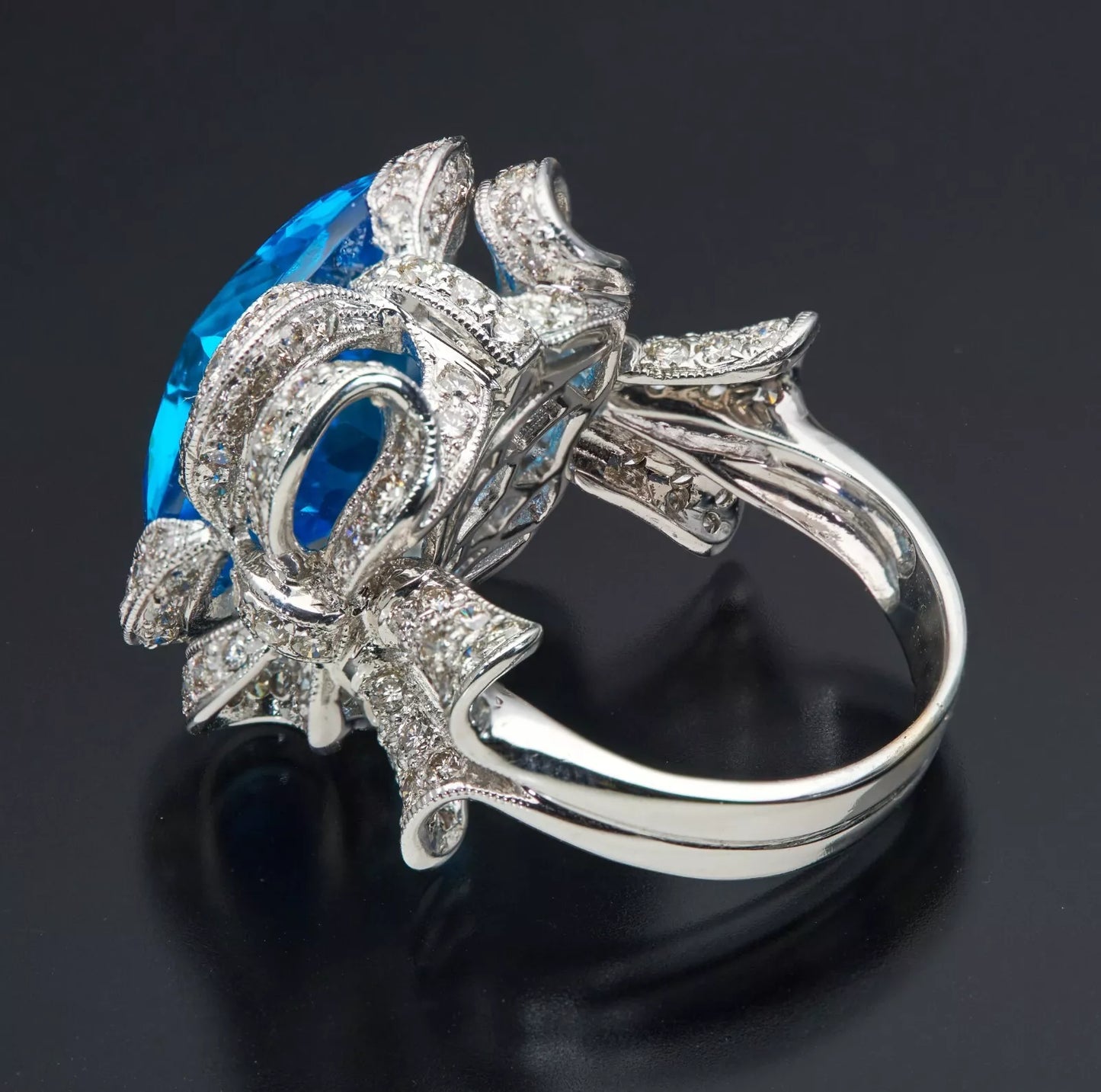 18kt White Gold 15ct Blue Topaz 1cttw Diamonds Cocktails Ring Size 6