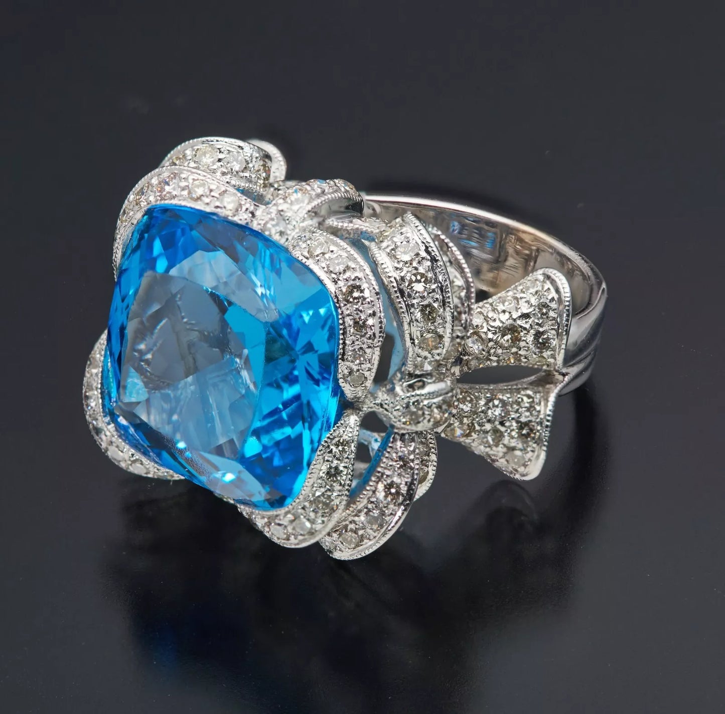 18kt White Gold 15ct Blue Topaz 1cttw Diamonds Cocktails Ring Size 6